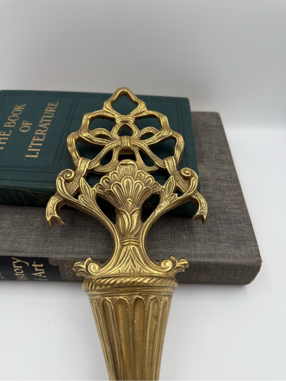Vintage Hollywood Regency Style Ornate Brass Candle Sconce - Picture 8 of 12